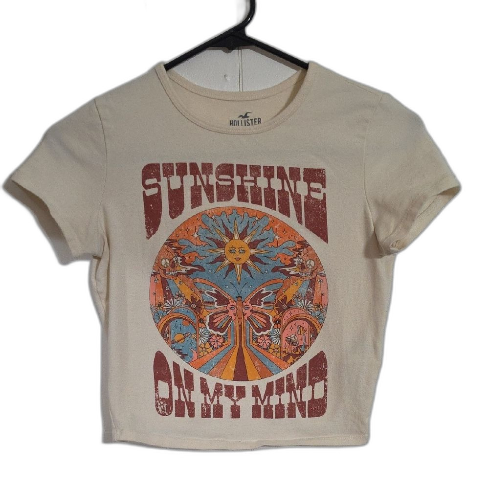 Hollister Cream Graphic 'Sunshine On My Mind' Crop Tee